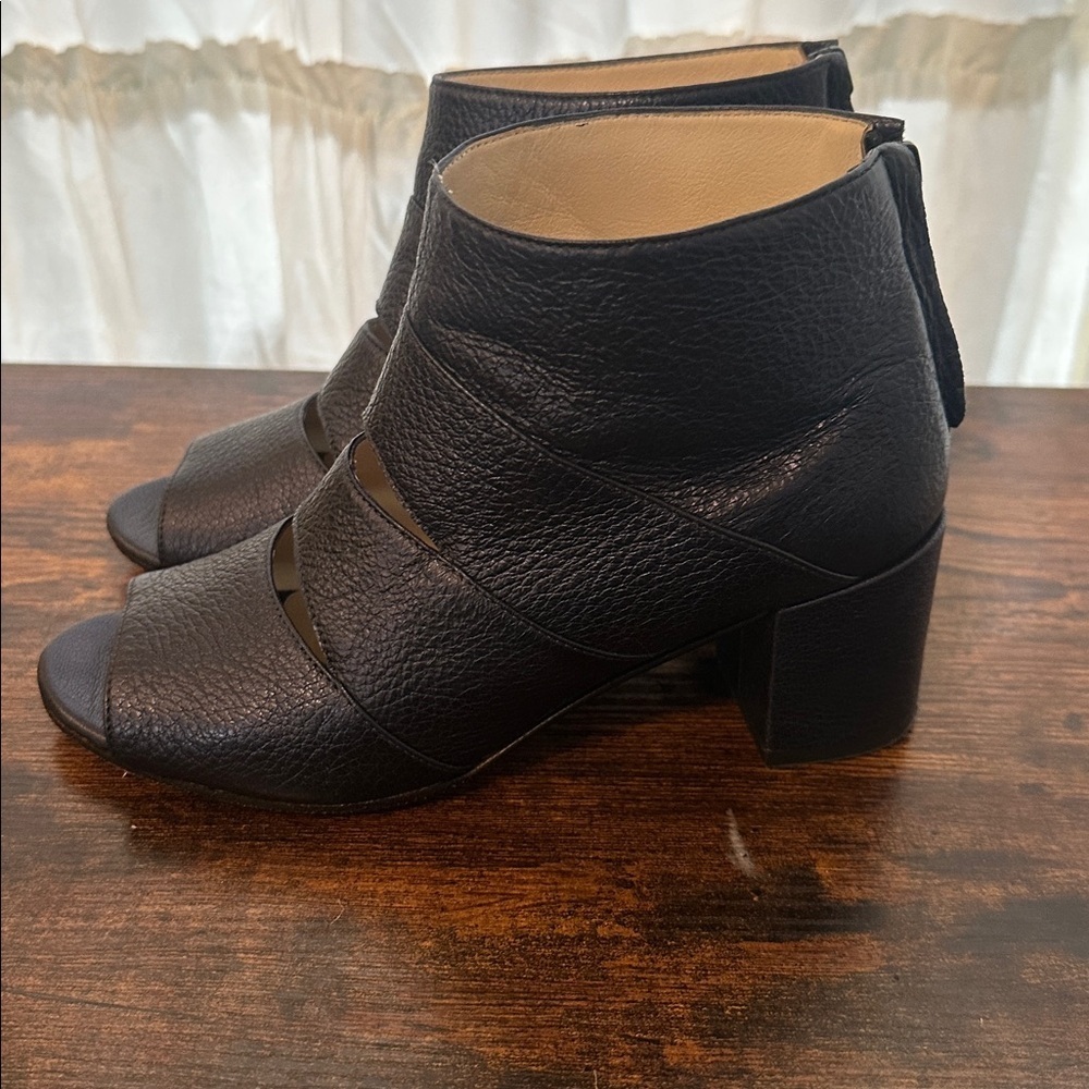 Amalfi by Rangoni navy leather heeled bootie 6.5 - Picture 3 of 5